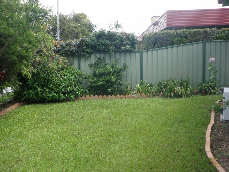 4 Spitfire Ave, Strathpine QLD 4500