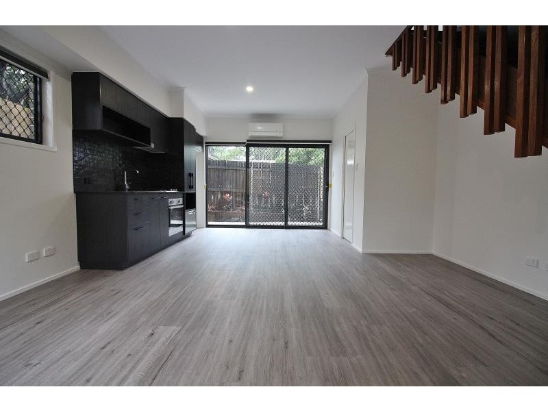 4/3 Butcher Avenue, Lawnton QLD 4501