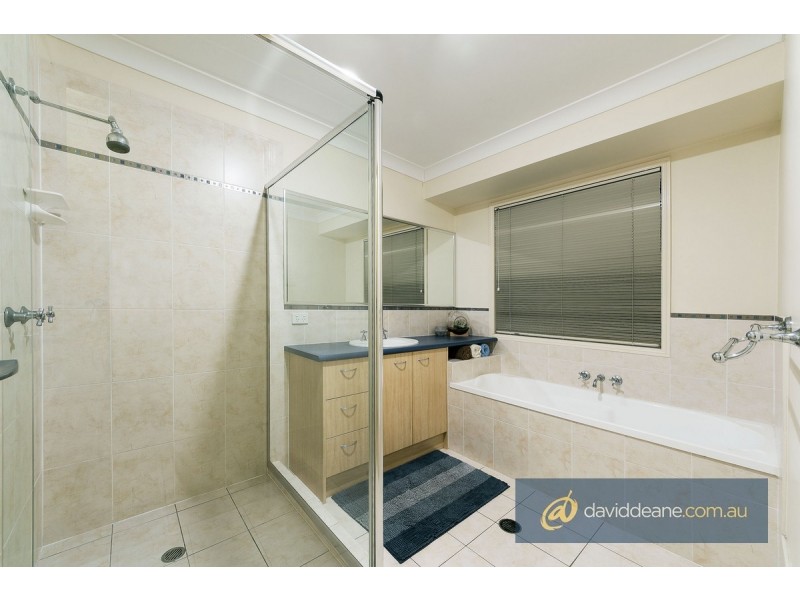 21 Lawson Close, Petrie QLD 4502