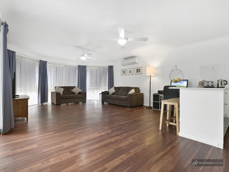 18 Inverpine Court, Petrie QLD 4502