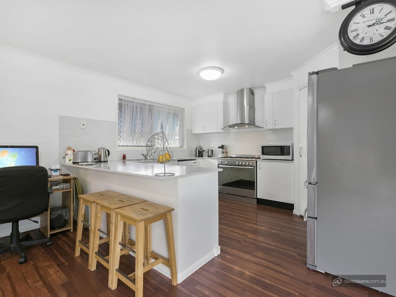 18 Inverpine Court, Petrie QLD 4502