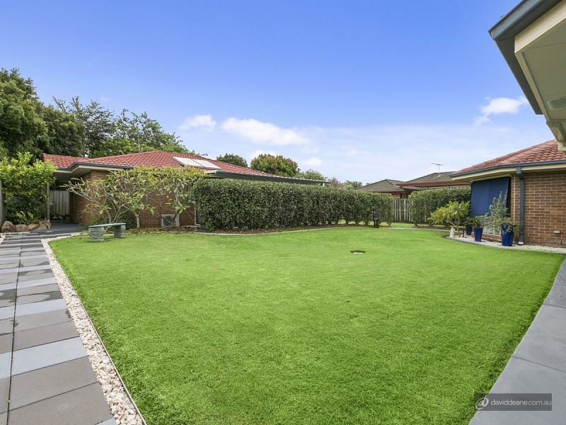 18 Inverpine Court, Petrie QLD 4502