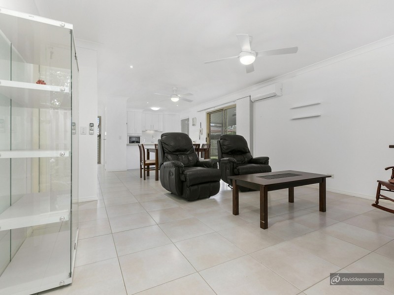 18 Inverpine Court, Petrie QLD 4502