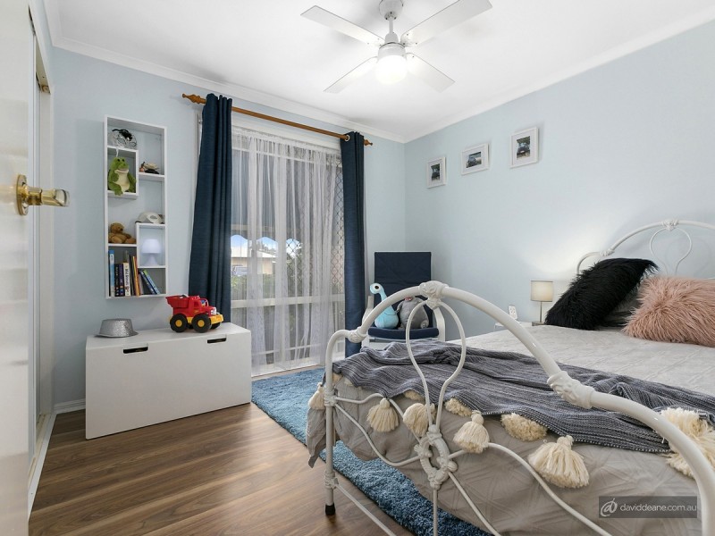 18 Inverpine Court, Petrie QLD 4502