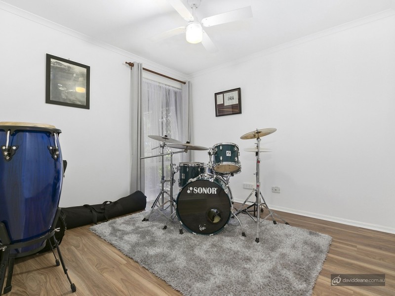 18 Inverpine Court, Petrie QLD 4502