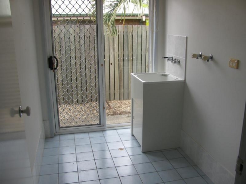 5 KIRRI AVE, Petrie QLD 4502