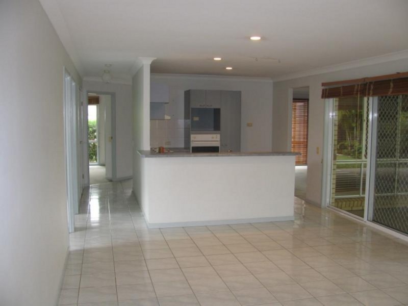 5 KIRRI AVE, Petrie QLD 4502 Floorplan