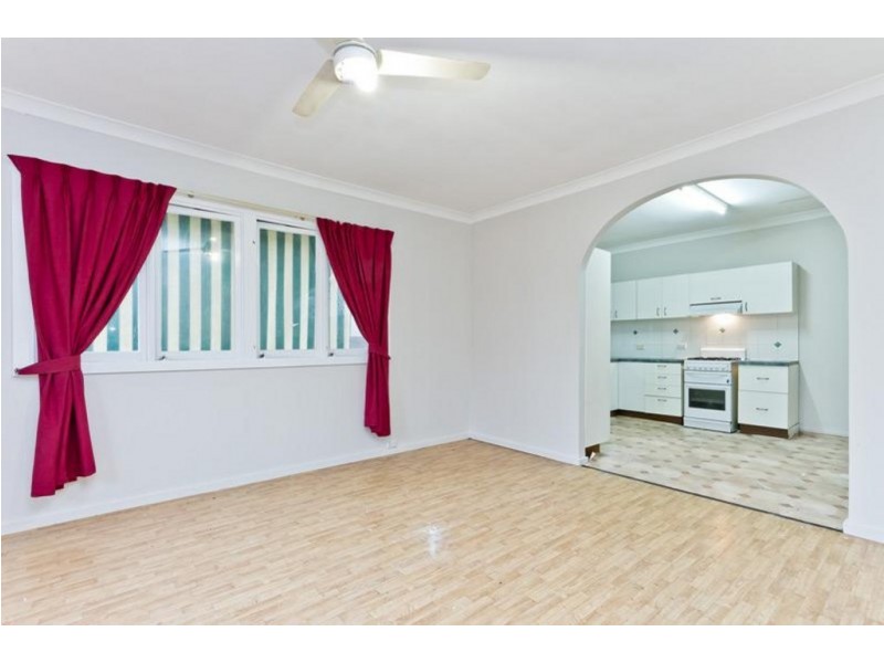 6 Lancaster St, Strathpine QLD 4500