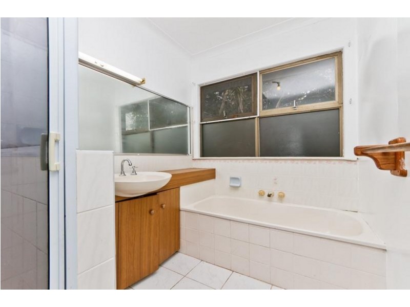 6 Lancaster St, Strathpine QLD 4500