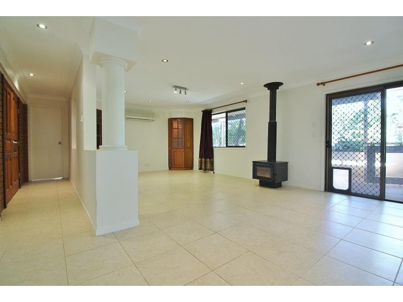 5 Cambral Court, Petrie QLD 4502