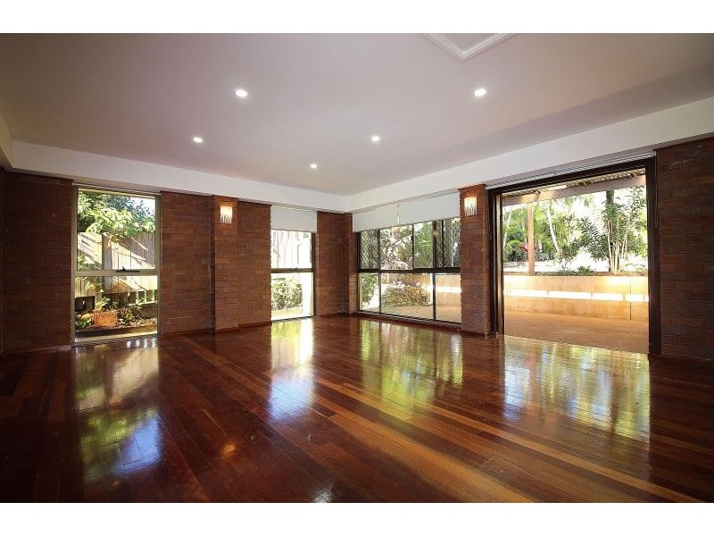 5 Cambral Court, Petrie QLD 4502