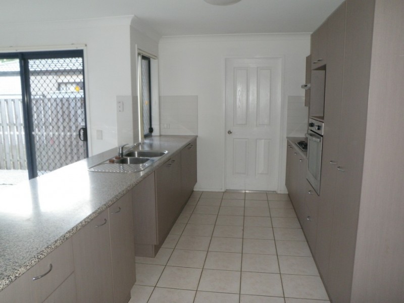 18 DIAMOND AVE, Kallangur QLD 4503