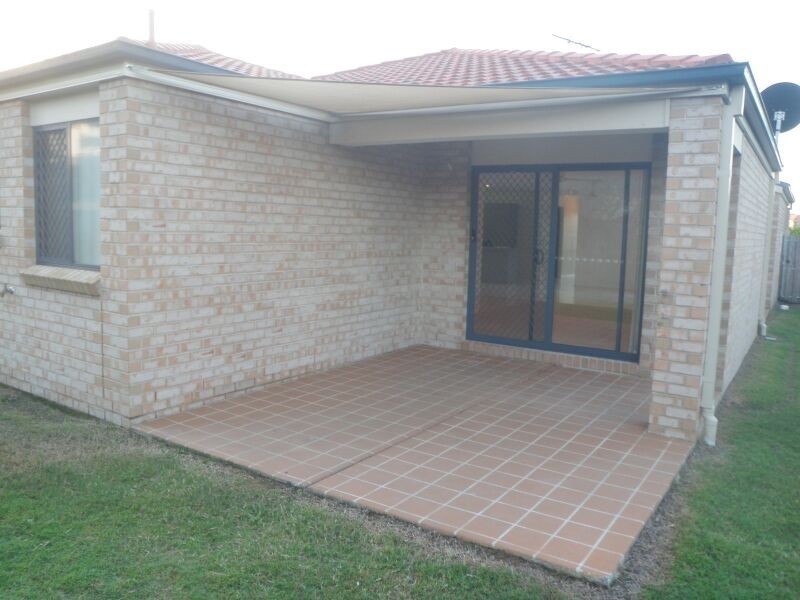 18 DIAMOND AVE, Kallangur QLD 4503