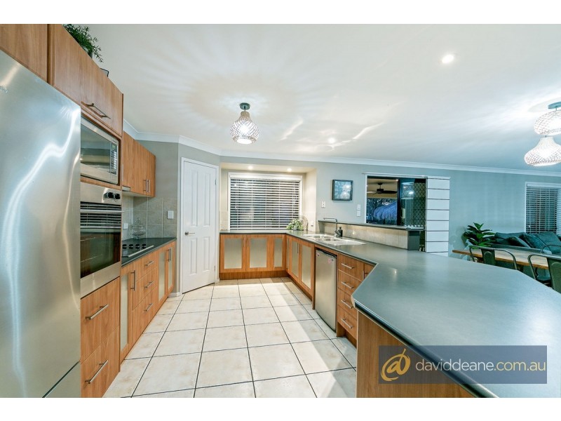 37 Hunter Circuit, Petrie QLD 4502