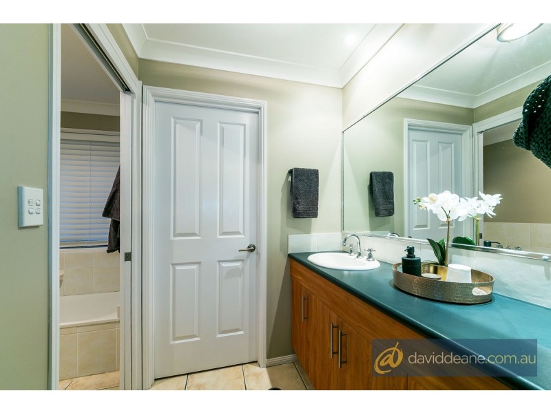 37 Hunter Circuit, Petrie QLD 4502