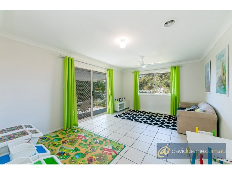 53 Affleck Avenue, Petrie QLD 4502