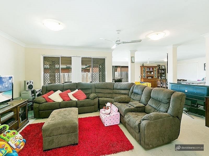 8 Wallace Street, Bray Park QLD 4500