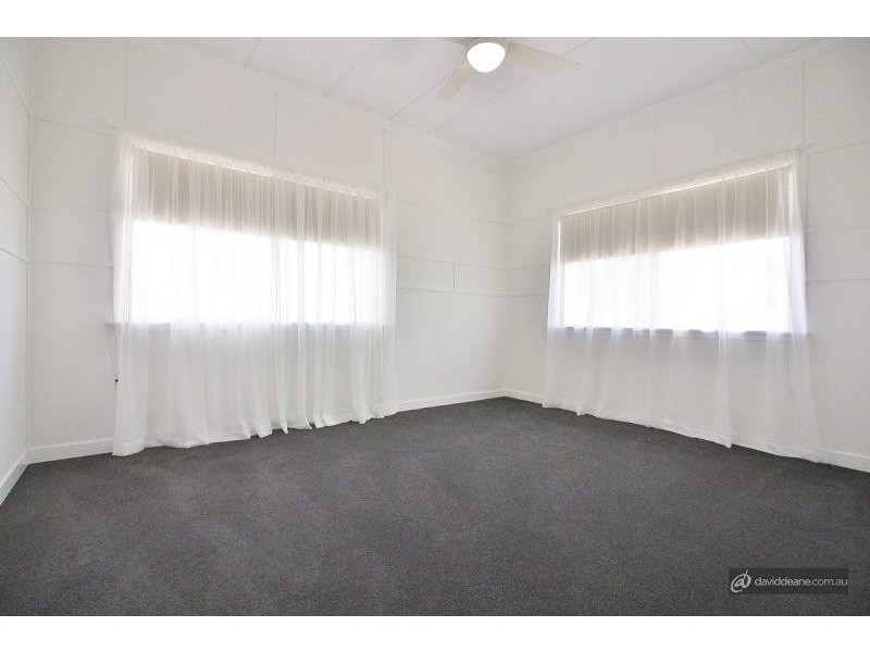 4 Boona Street, Petrie QLD 4502