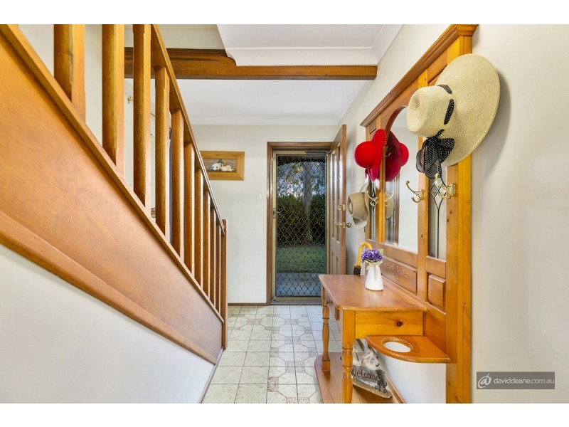 8 Chartres Court, Petrie QLD 4502