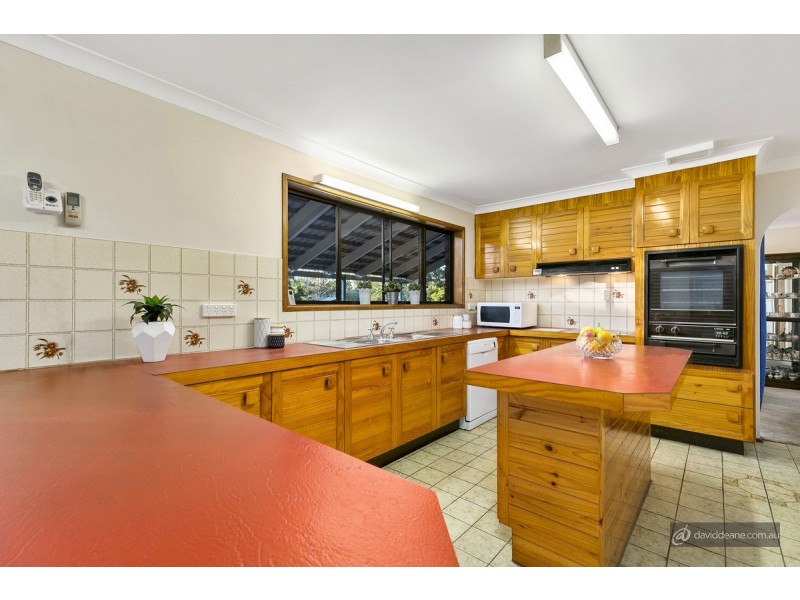 8 Chartres Court, Petrie QLD 4502