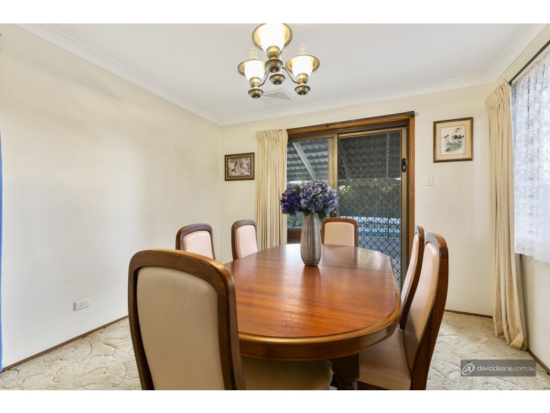 8 Chartres Court, Petrie QLD 4502