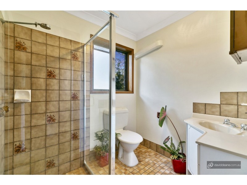 8 Chartres Court, Petrie QLD 4502