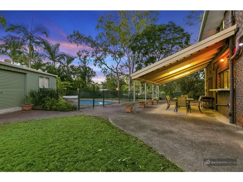8 Chartres Court, Petrie QLD 4502