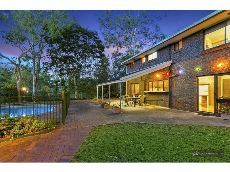 8 Chartres Court, Petrie QLD 4502