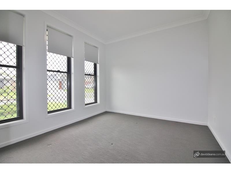 14 Ascot Crescent, Kallangur QLD 4503