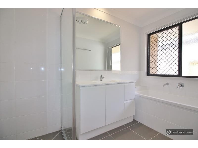 14 Ascot Crescent, Kallangur QLD 4503