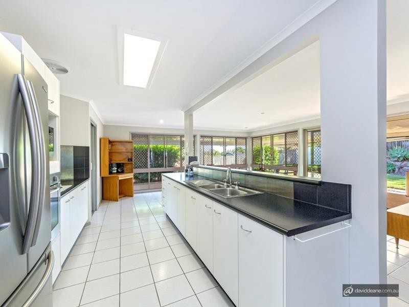 99 Rue Montaigne, Petrie QLD 4502