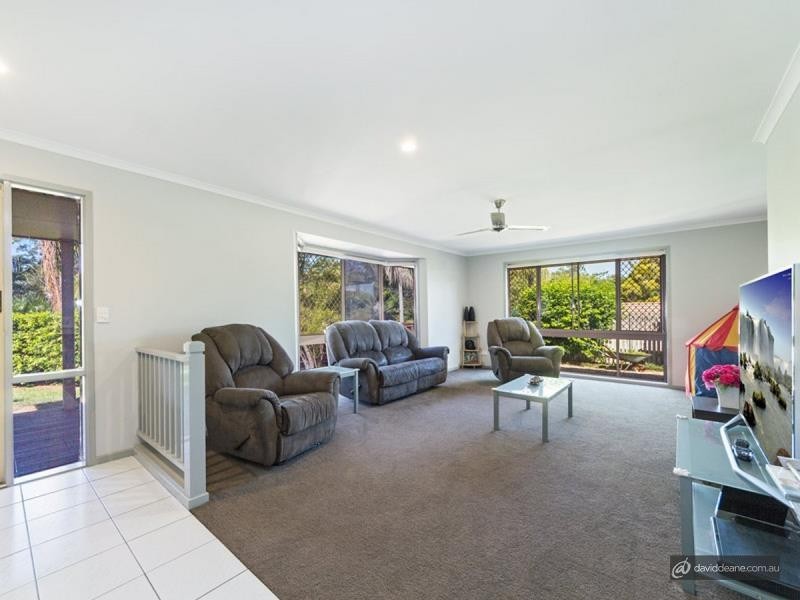 99 Rue Montaigne, Petrie QLD 4502