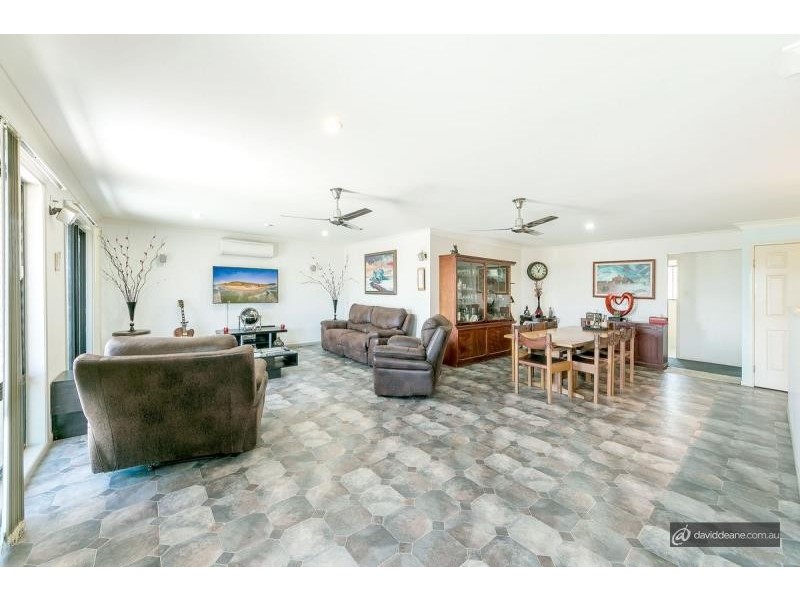 11 Feldsman Court, Petrie QLD 4502