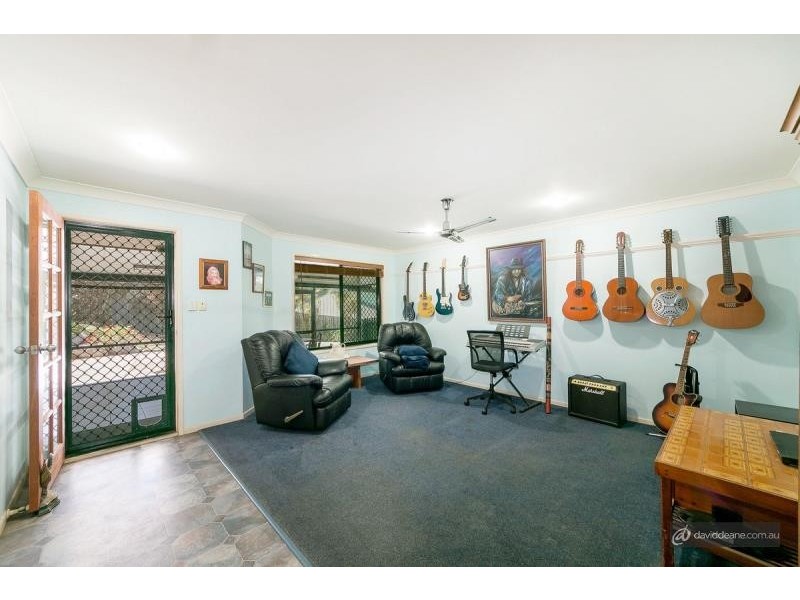 11 Feldsman Court, Petrie QLD 4502