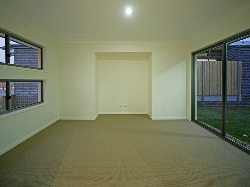 15 Beerwah Pde, Kallangur QLD 4503