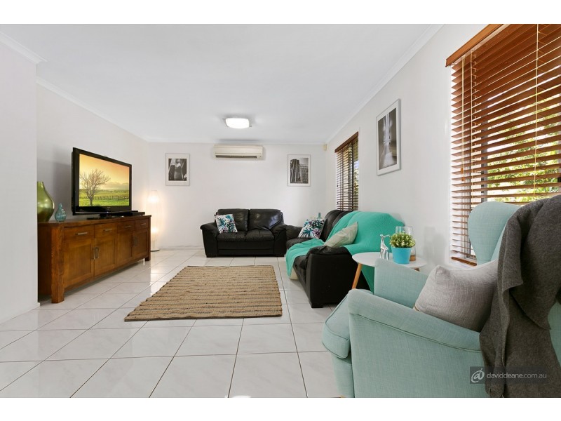 10 Warringah Grove, Petrie QLD 4502