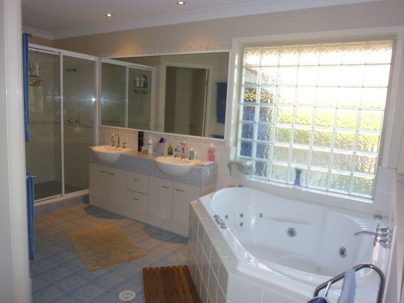 7 Tweedale, Petrie QLD 4502