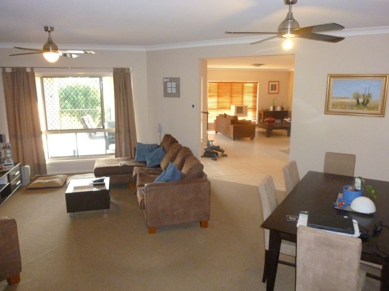 7 Tweedale, Petrie QLD 4502