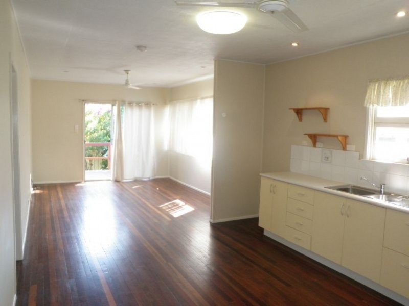 32 Sheehan Street, Kallangur QLD 4503