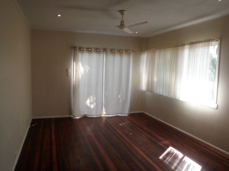 32 Sheehan Street, Kallangur QLD 4503