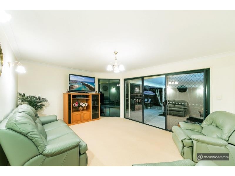 31 Inverpine Crescent, Petrie QLD 4502