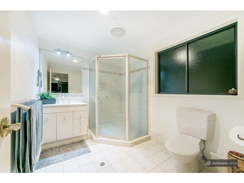 31 Inverpine Crescent, Petrie QLD 4502