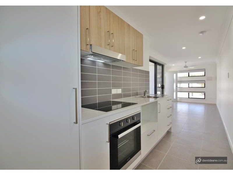 2/76 Jones Street, Rothwell QLD 4022