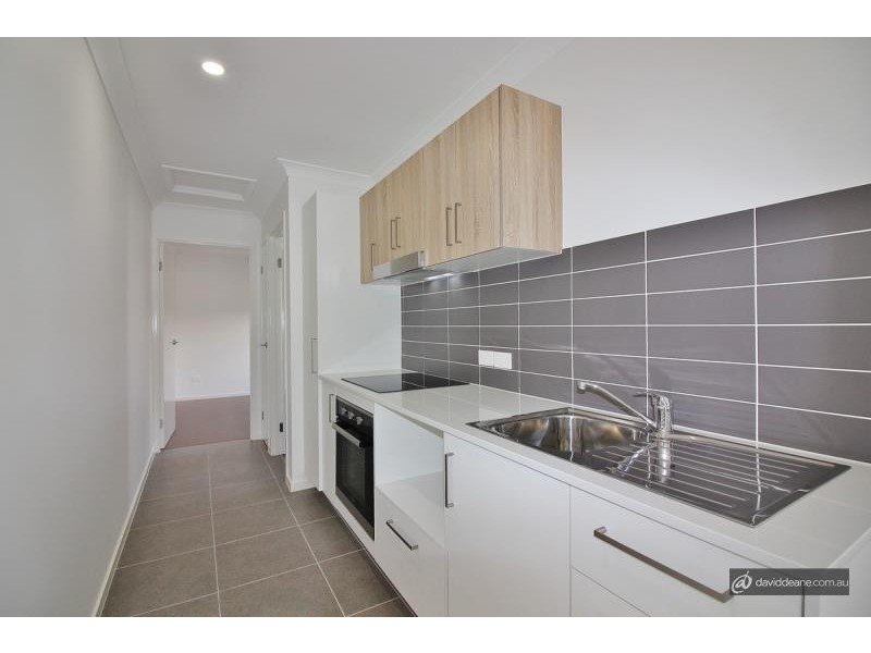 2/76 Jones Street, Rothwell QLD 4022