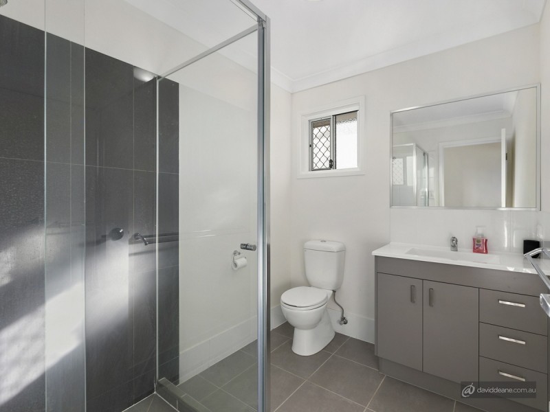 1 and 2/6 Bow Street, Bray Park QLD 4500