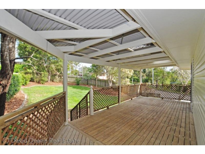 2 Warringah Grove, Petrie QLD 4502