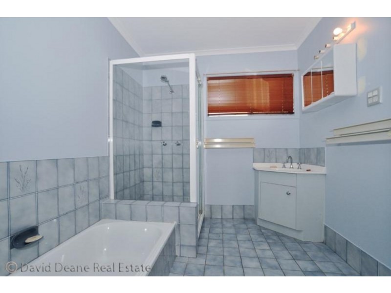 2 Warringah Grove, Petrie QLD 4502