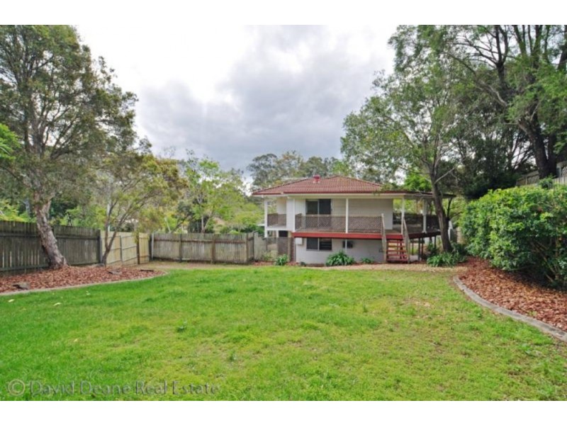 2 Warringah Grove, Petrie QLD 4502