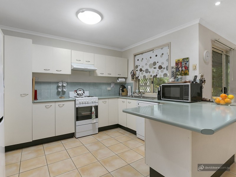 106 Rue Montaigne, Petrie QLD 4502