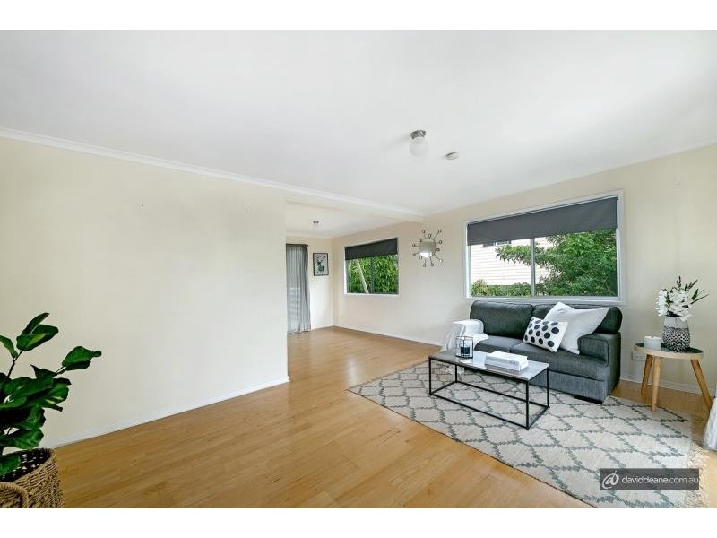 33 Lavercombe Drive, Kallangur QLD 4503